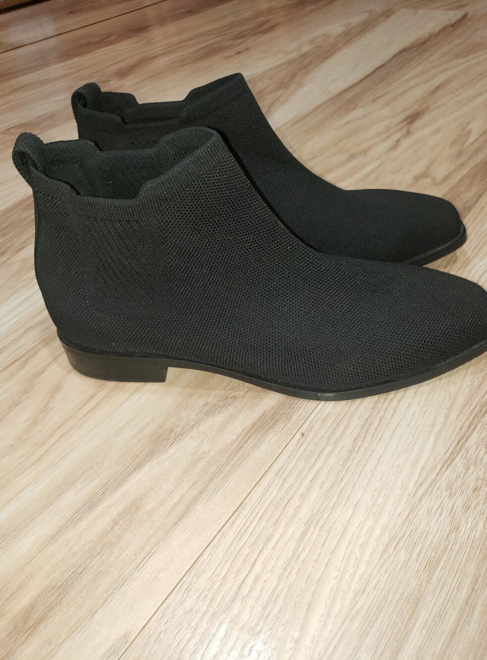 Vivaia Ryan Pro Chelsea Boot Size 39 Or 8New Condition Black Upper Knit Slip On
